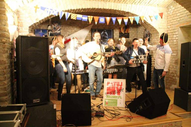 Szanty w Wiedniu.      Dziękuję wszystkim za tak wspaniałą atmosferę i udział w koncercie piosenki żeglarskiej.                              Do zobaczenia za rok.